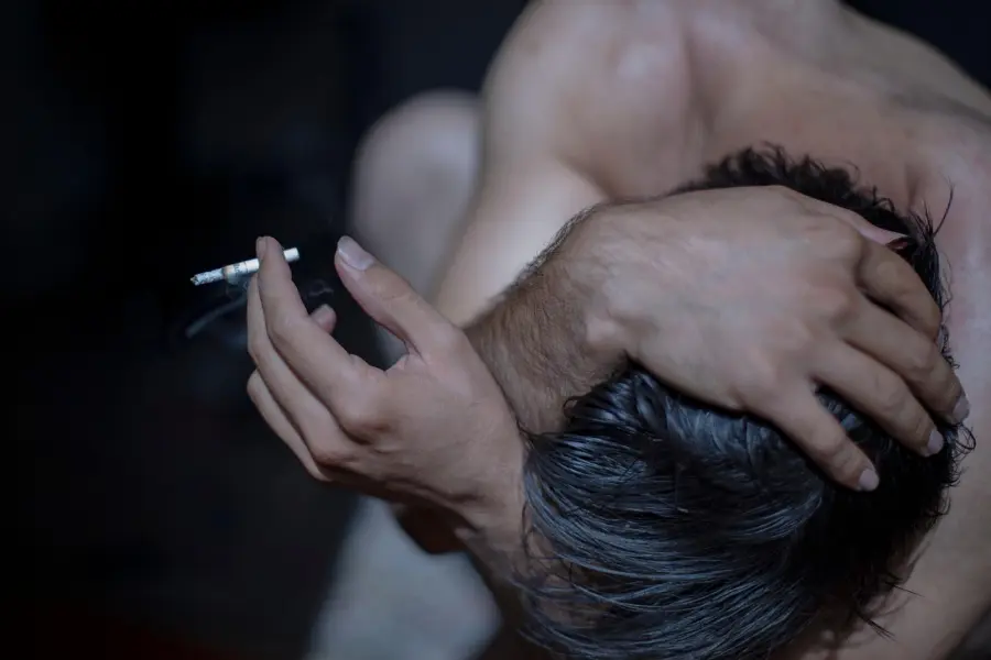 Ostia, la fiaccolata per Simone Schiavello diventa un appello contro lo sfruttamento dei giovani nel traffico di droga