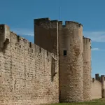 “Le 10 Lupe di Roma: arte contemporanea sulle porte della città eterna”