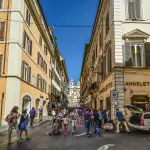 Muoversi a Roma tra turismo e appuntamenti programmati: cosa incide davvero sui tempi