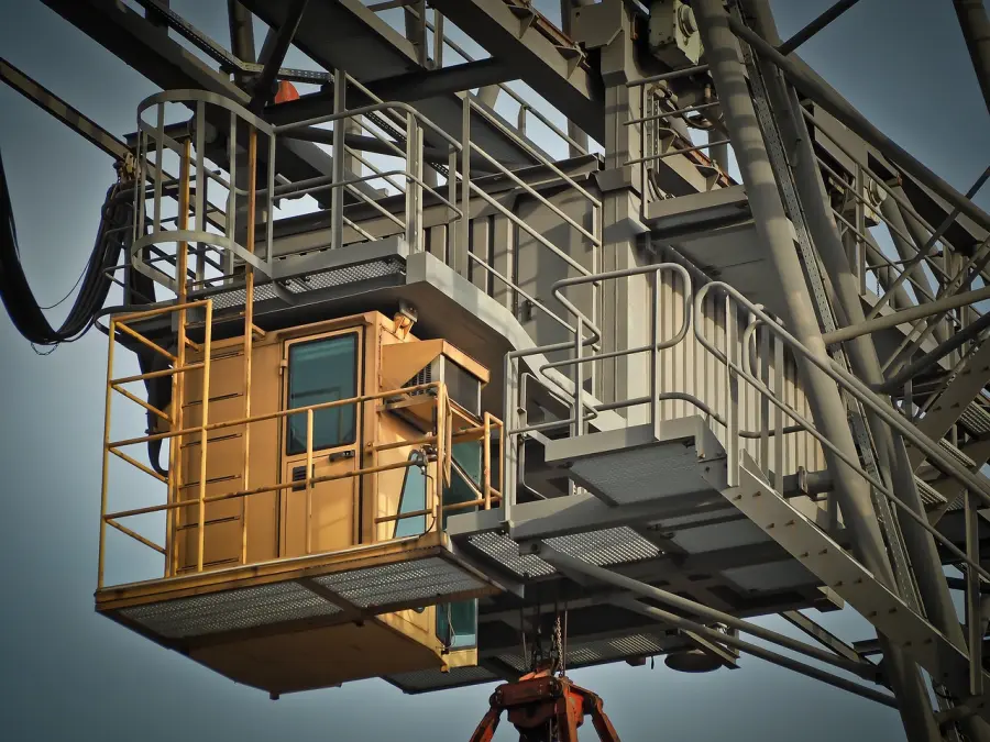 Vivere e lavorare in verticale, i nodi tecnici degli impianti di sollevamento
