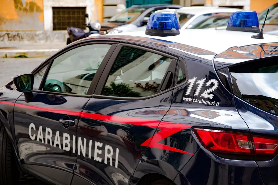 Finto incidente, truffa sventata: anziana smaschera il raggiro e fa arrestare il falso carabiniere
