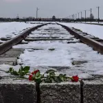 Viaggio della Memoria, la comunità LGBT+ a Auschwitz per ricordare le vittime del nazifascismo