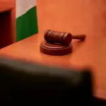 Roma, estradato da Fiumicino il 39enne accusato dell’aggressione a uno youtuber