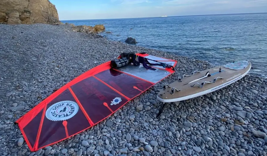 Plastic Soup Surfer a Roma dopo 700 km su tavola riciclata