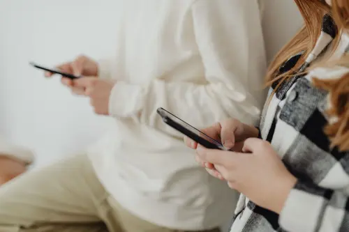 Giovani e tecnologia: convivere con il digitale senza lasciarsene travolgere