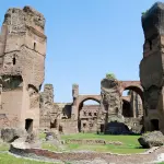 Crollo alla Torre dei Conti: cedimento strutturale durante i lavori di restauro finanziati dal PNRR